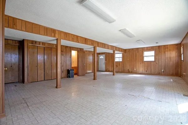 $475,000 | 416 Kanasgowa Drive, Brevard, NC 28712