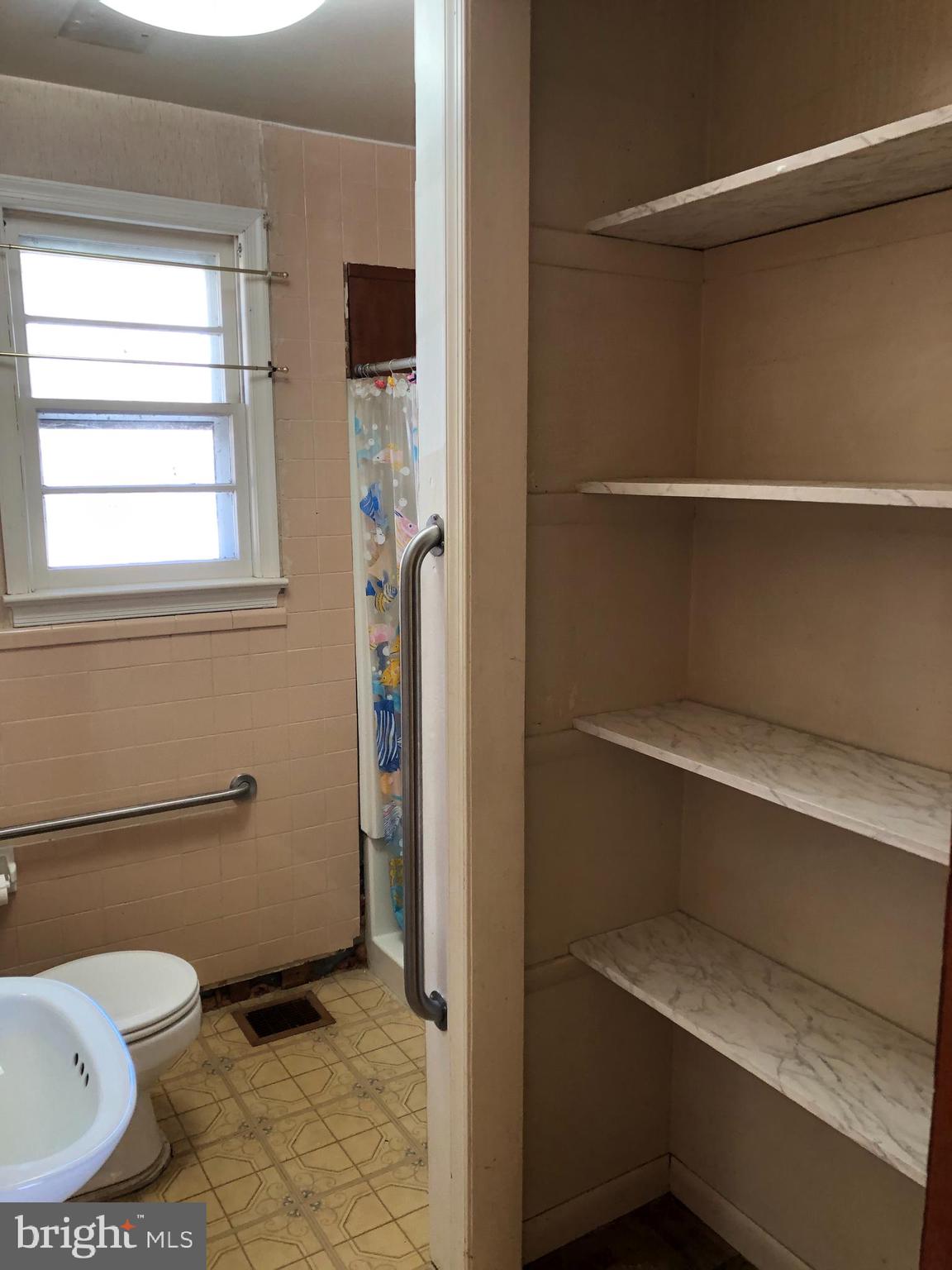 1610 Lee Road Fort Washington, MD 20744 - Photo 35 of 57 Master bath with shelving