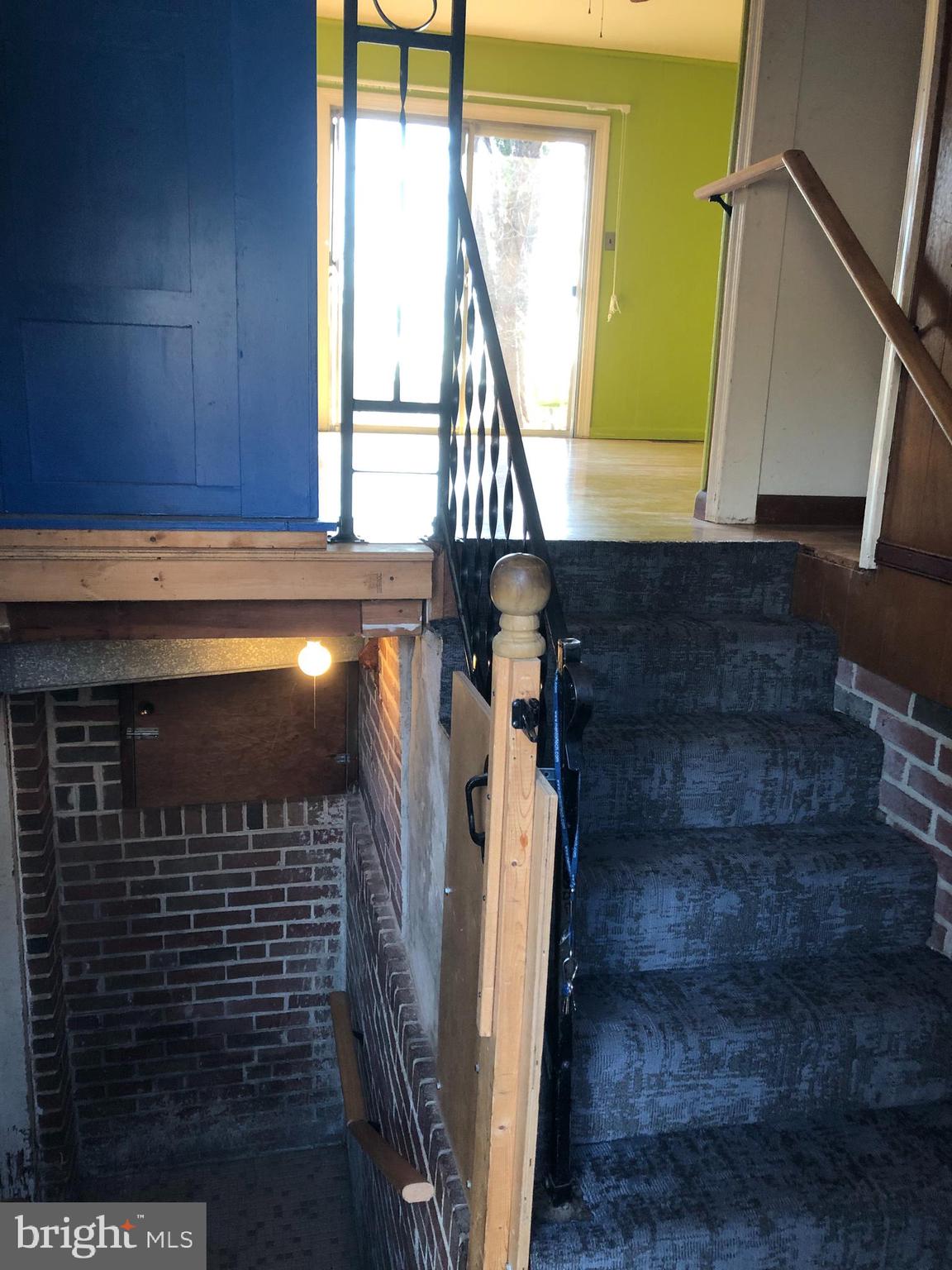 1610 Lee Road Fort Washington, MD 20744 - Photo 50 of 57 bilevel stairs