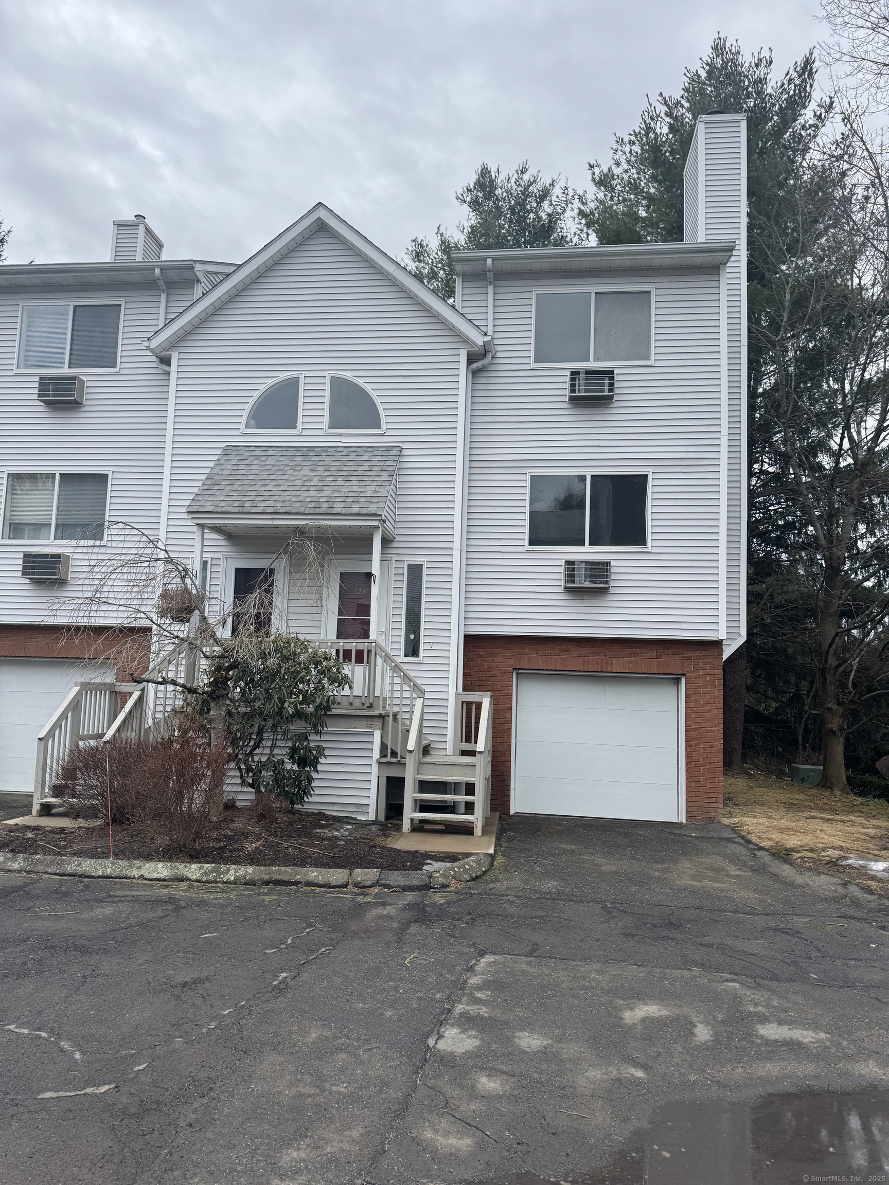 925 Oronoke Road, Unit 12H Waterbury, CT 06708 - Photo 1 of 1 Gallery Image 1