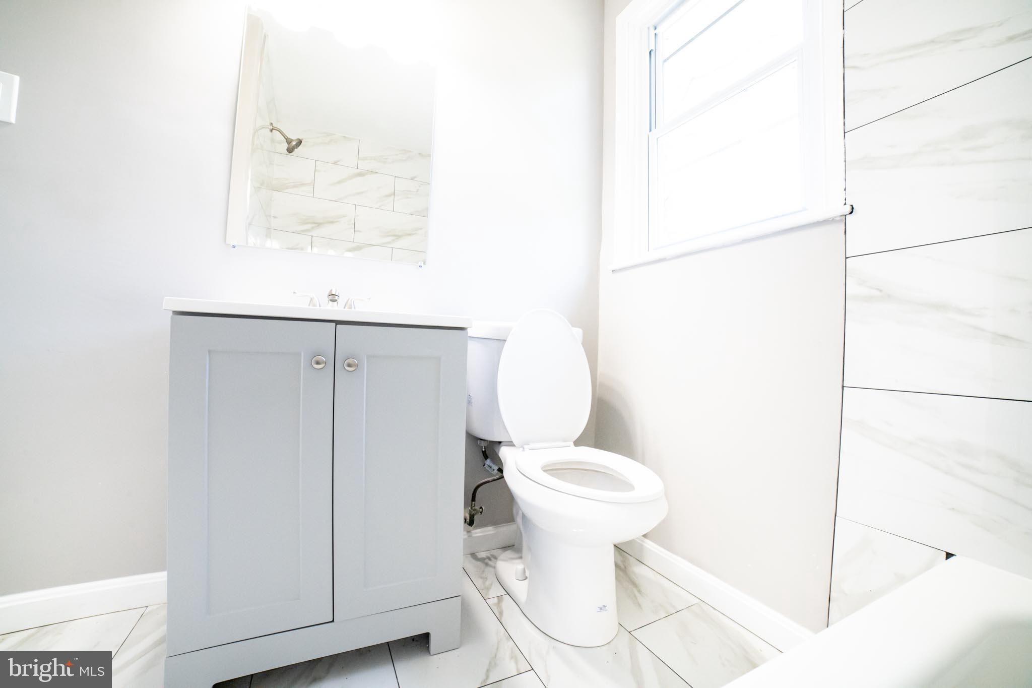 427 South Wickham Road Baltimore, MD 21229 - Photo 11 of 26