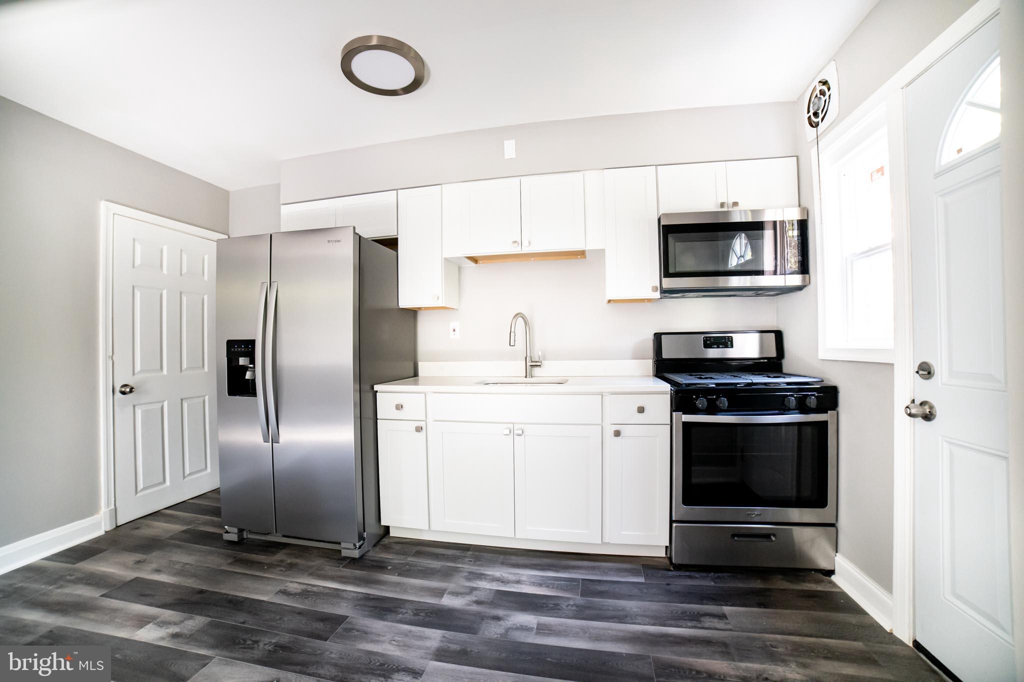 427 South Wickham Road Baltimore, MD 21229 - Photo 6 of 26