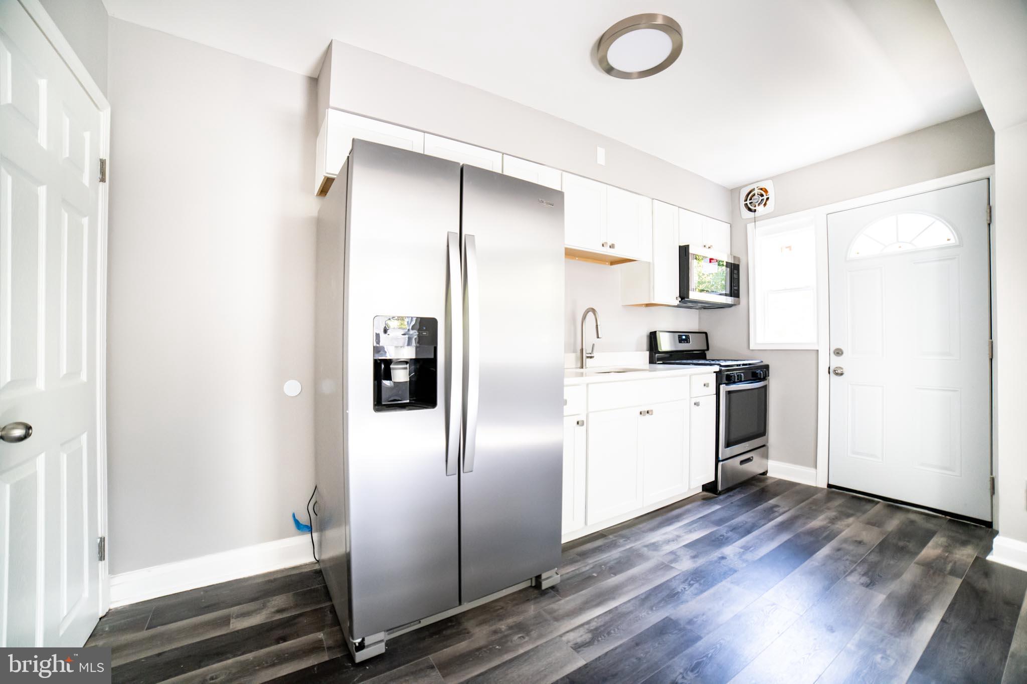 427 South Wickham Road Baltimore, MD 21229 - Photo 8 of 26