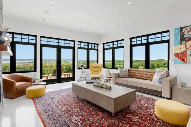 $6,995,000 | 82 Nonquit Lane, Tiverton, RI 02878