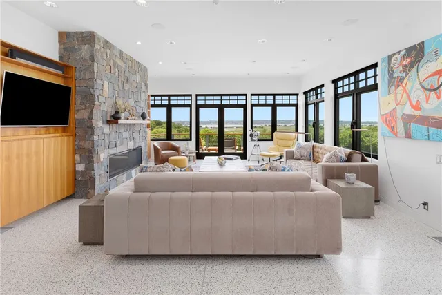 $6,995,000 | 82 Nonquit Lane, Tiverton, RI 02878