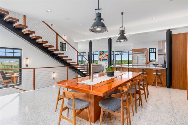 $6,995,000 | 82 Nonquit Lane, Tiverton, RI 02878