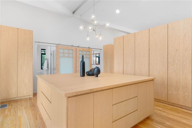 $6,995,000 | 82 Nonquit Lane, Tiverton, RI 02878