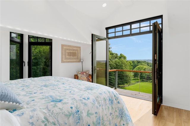 $6,995,000 | 82 Nonquit Lane, Tiverton, RI 02878