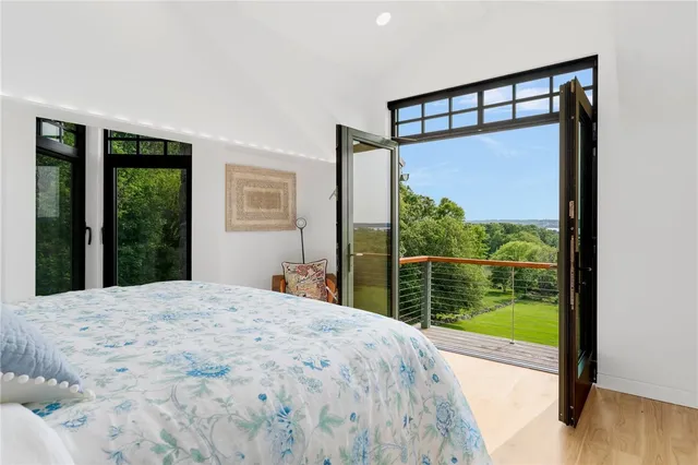 $6,995,000 | 82 Nonquit Lane, Tiverton, RI 02878