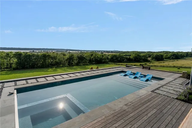 $6,995,000 | 82 Nonquit Lane, Tiverton, RI 02878