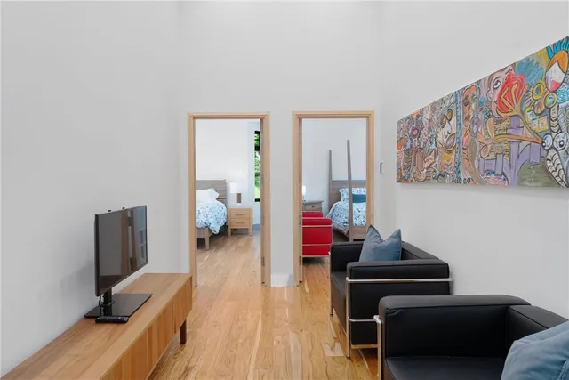 $6,995,000 | 82 Nonquit Lane, Tiverton, RI 02878