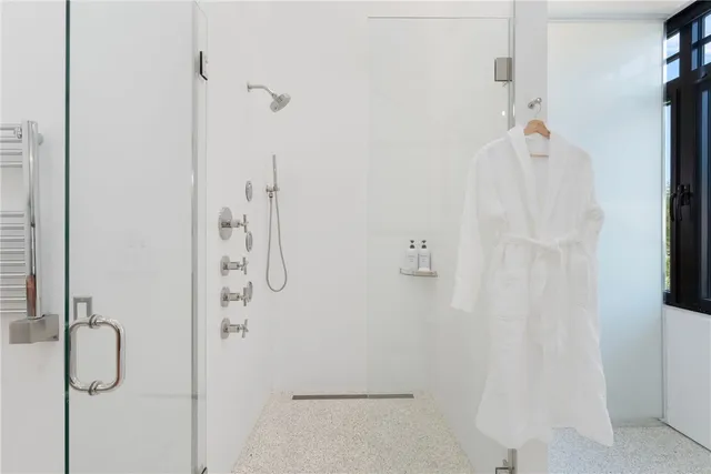 $6,995,000 | 82 Nonquit Lane, Tiverton, RI 02878