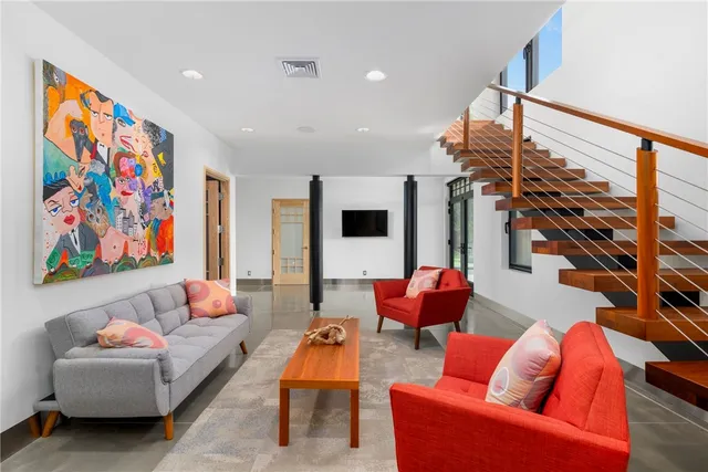 $6,995,000 | 82 Nonquit Lane, Tiverton, RI 02878