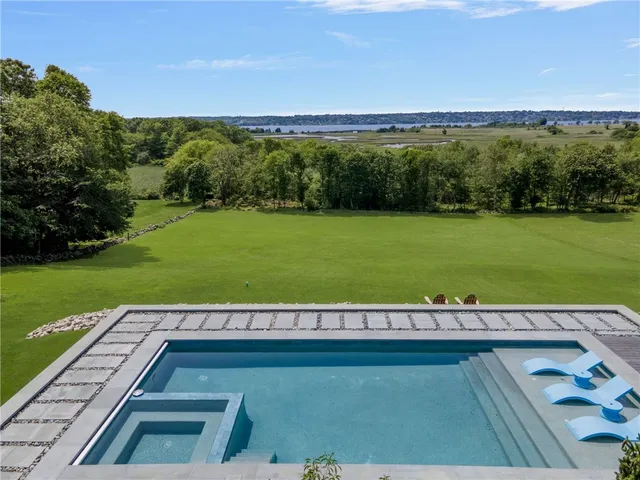 $6,995,000 | 82 Nonquit Lane, Tiverton, RI 02878