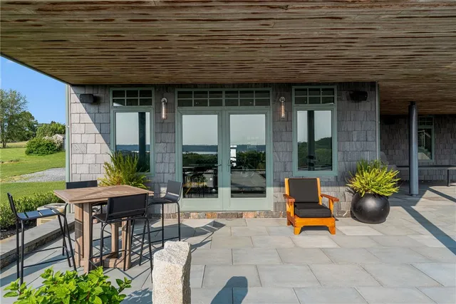$6,995,000 | 82 Nonquit Lane, Tiverton, RI 02878