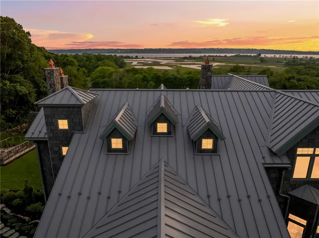 $6,995,000 | 82 Nonquit Lane, Tiverton, RI 02878