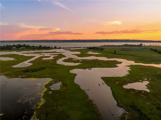 $6,995,000 | 82 Nonquit Lane, Tiverton, RI 02878