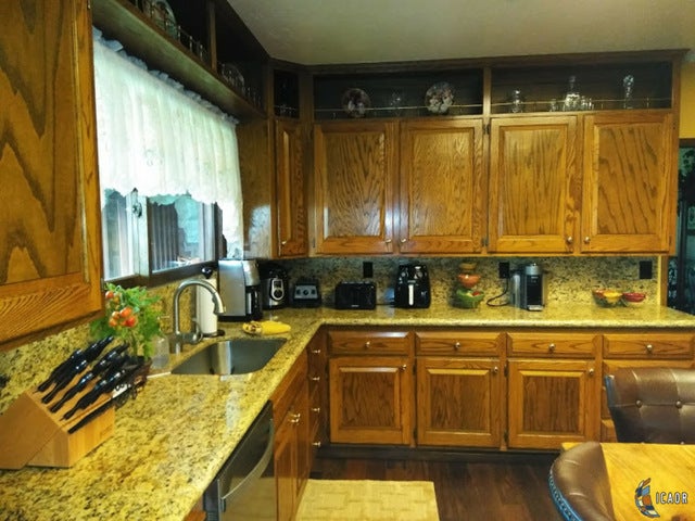 462 Santa Rosa Road El Centro, CA 92243 - Photo 10 of 32 Gallery Image 10