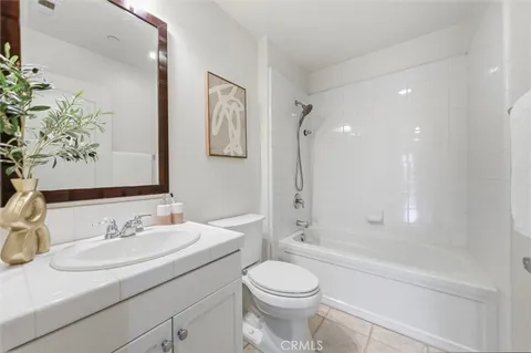 $1,095,000 | 5506 West 149th Place, Unit 5, Hawthorne, CA 90250