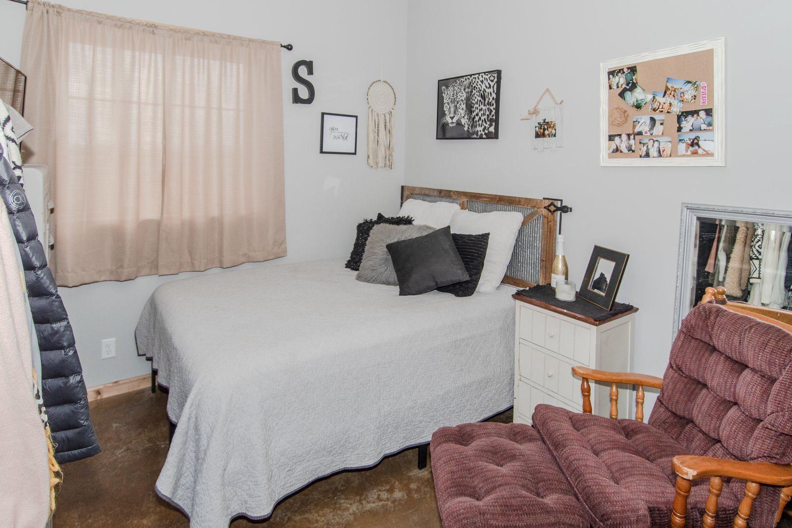 1255 West Dupont Road Morris, IL 60450 - Photo 23 of 26 a bedroom with a bed and a couch