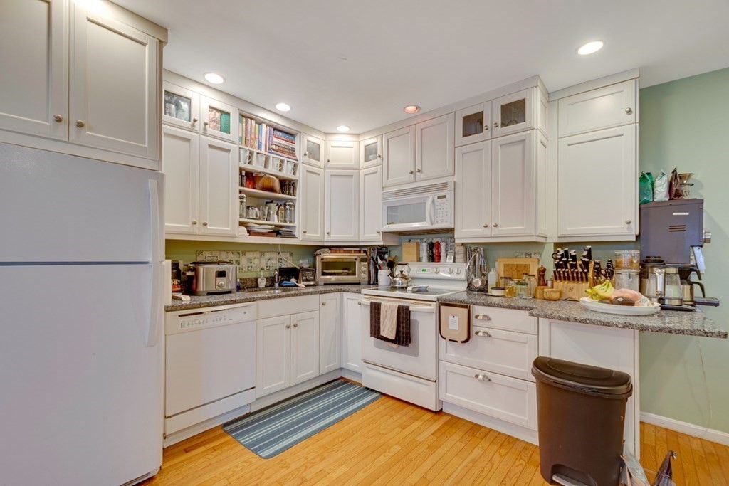 89 May Street, Unit 3 Needham, MA 02492 - Photo 5 of 10 Gallery Image 5