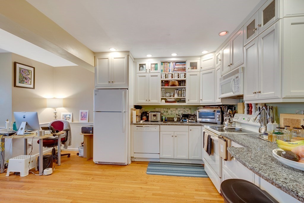 89 May Street, Unit 3 Needham, MA 02492 - Photo 6 of 10 Gallery Image 6