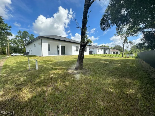$2,500 | 1214 Cherry Street East, Lehigh Acres, FL 33974
