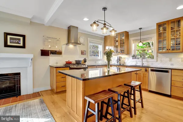 $1,425,000 | 2000 North George Mason Drive, Arlington, VA 22205