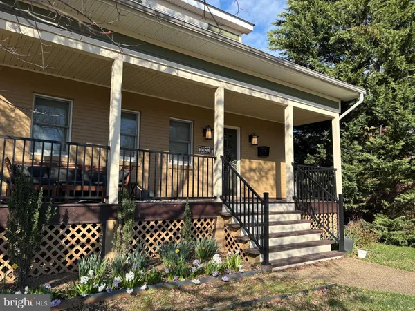 $1,425,000 | 2000 North George Mason Drive, Arlington, VA 22205