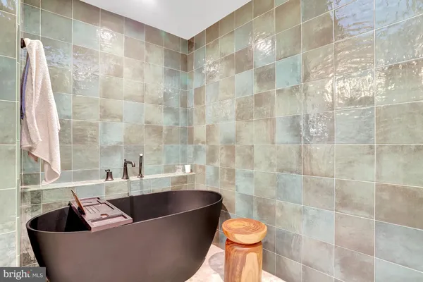 $1,425,000 | 2000 North George Mason Drive, Arlington, VA 22205
