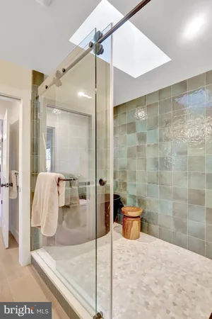 $1,425,000 | 2000 North George Mason Drive, Arlington, VA 22205