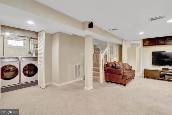 $1,425,000 | 2000 North George Mason Drive, Arlington, VA 22205