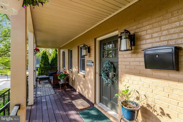 $1,425,000 | 2000 North George Mason Drive, Arlington, VA 22205