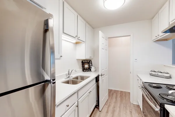 $1,760 | 1411 Johnson Drive, Unit 1326, Buffalo Grove, IL 60089