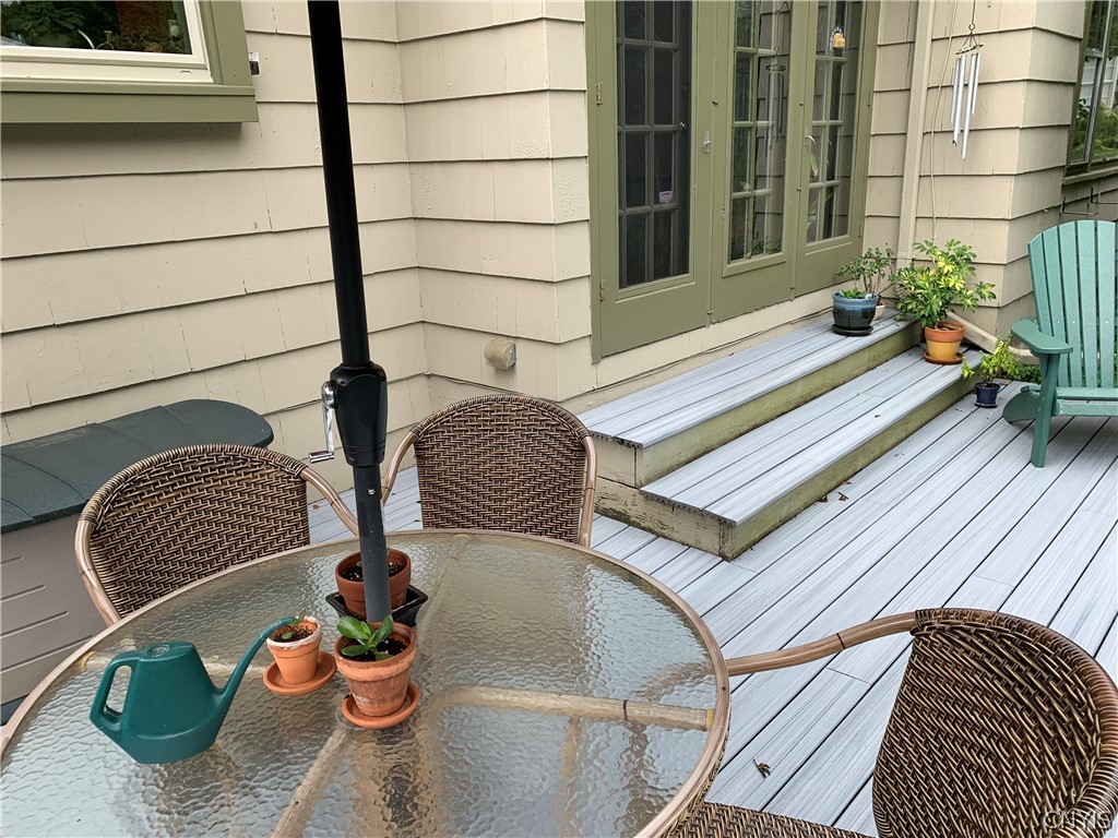 215 Dewitt Road Syracuse, NY 13214 - Photo 31 of 49 Outdoor dining