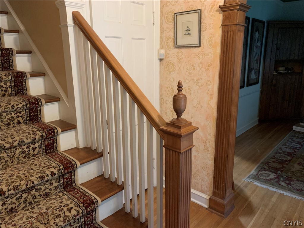 215 Dewitt Road Syracuse, NY 13214 - Photo 4 of 49 Front hall newel post