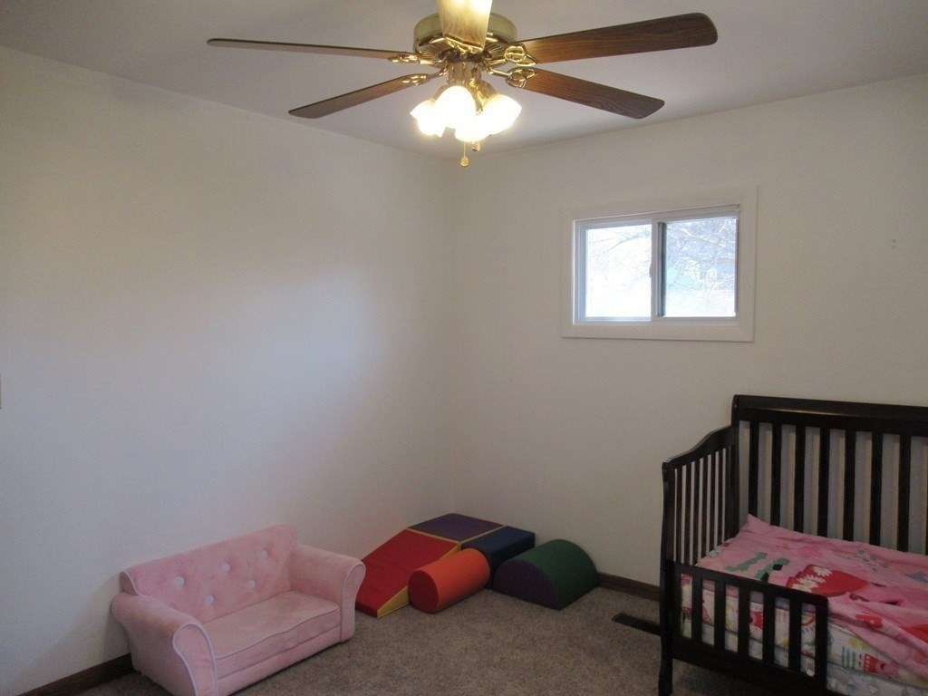 39 Crestmont Street Springfield, MA 01108 - Photo 14 of 28 Gallery Image 14