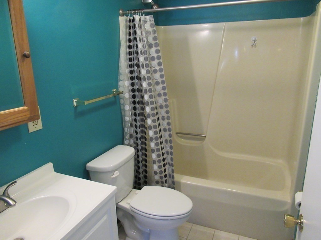 39 Crestmont Street Springfield, MA 01108 - Photo 16 of 28 Gallery Image 16