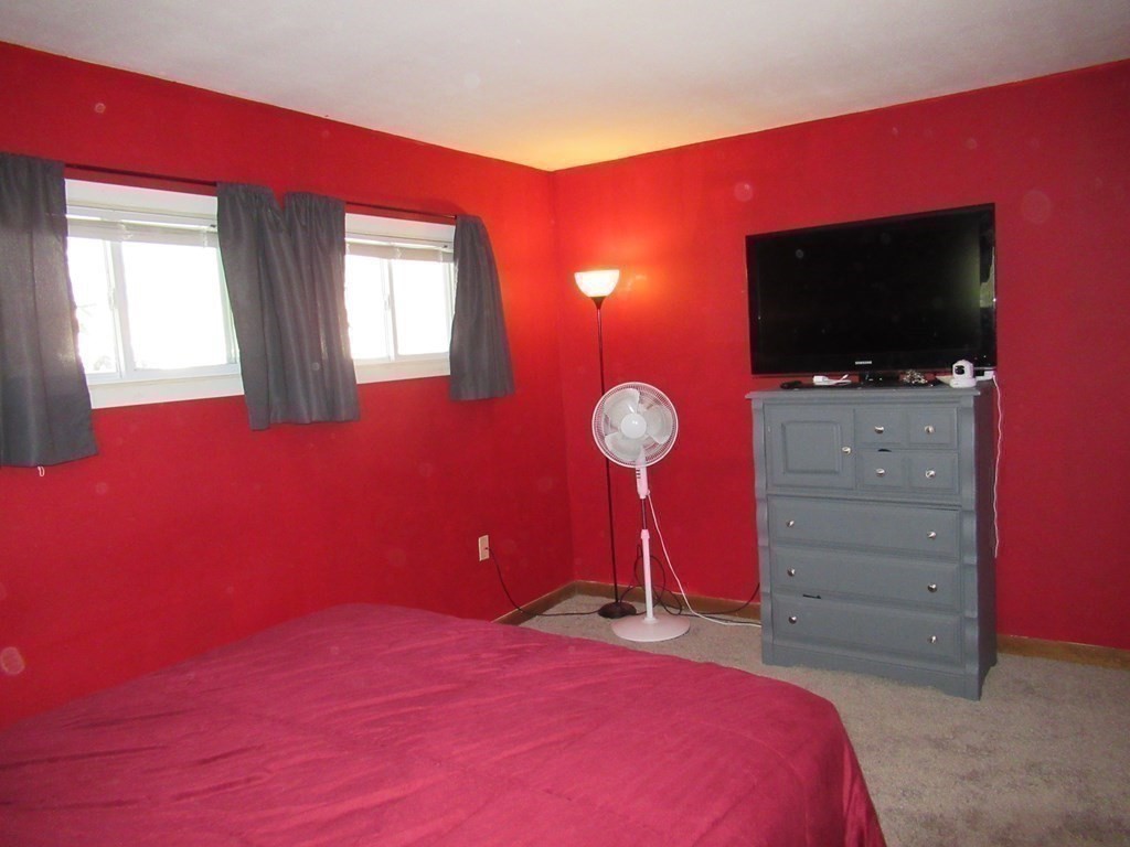 39 Crestmont Street Springfield, MA 01108 - Photo 18 of 28 Gallery Image 18