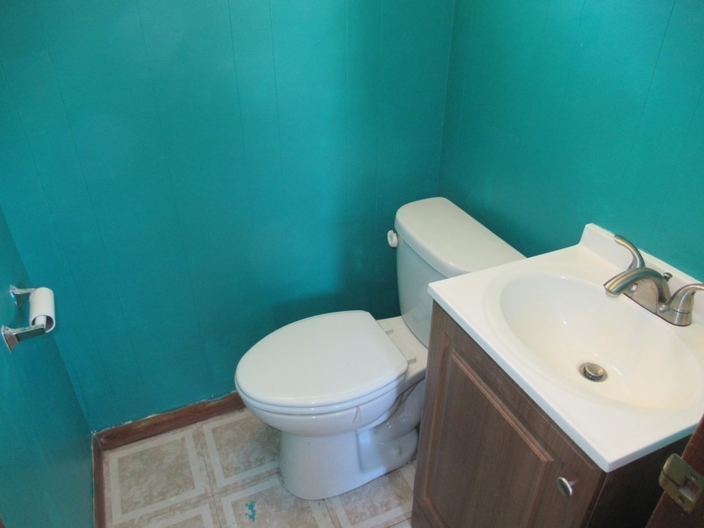 39 Crestmont Street Springfield, MA 01108 - Photo 23 of 28 Gallery Image 23