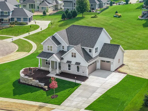 $989,900 | 920 Carnoustie Way, Oregon, WI 53575