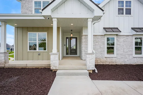 $989,900 | 920 Carnoustie Way, Oregon, WI 53575