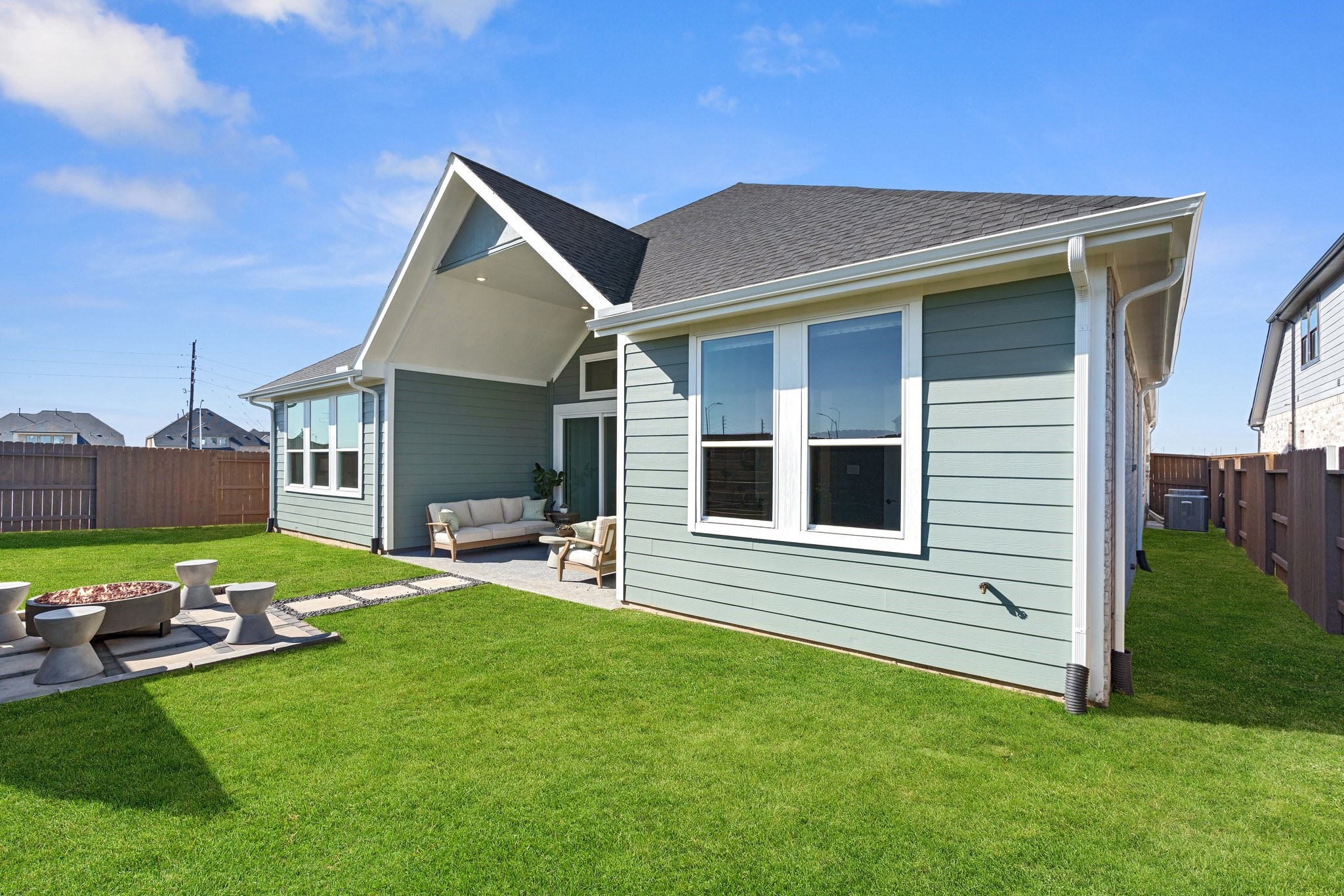 411 Blue River Trail Rosenberg, TX 77471 - Photo 33 of 37 **Photos are representative - not of actual home**