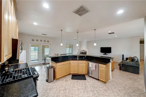 $625,000 | 7306 West Ave A 8, Lancaster, CA 93536