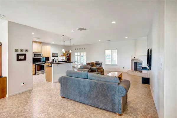 $625,000 | 7306 West Ave A 8, Lancaster, CA 93536