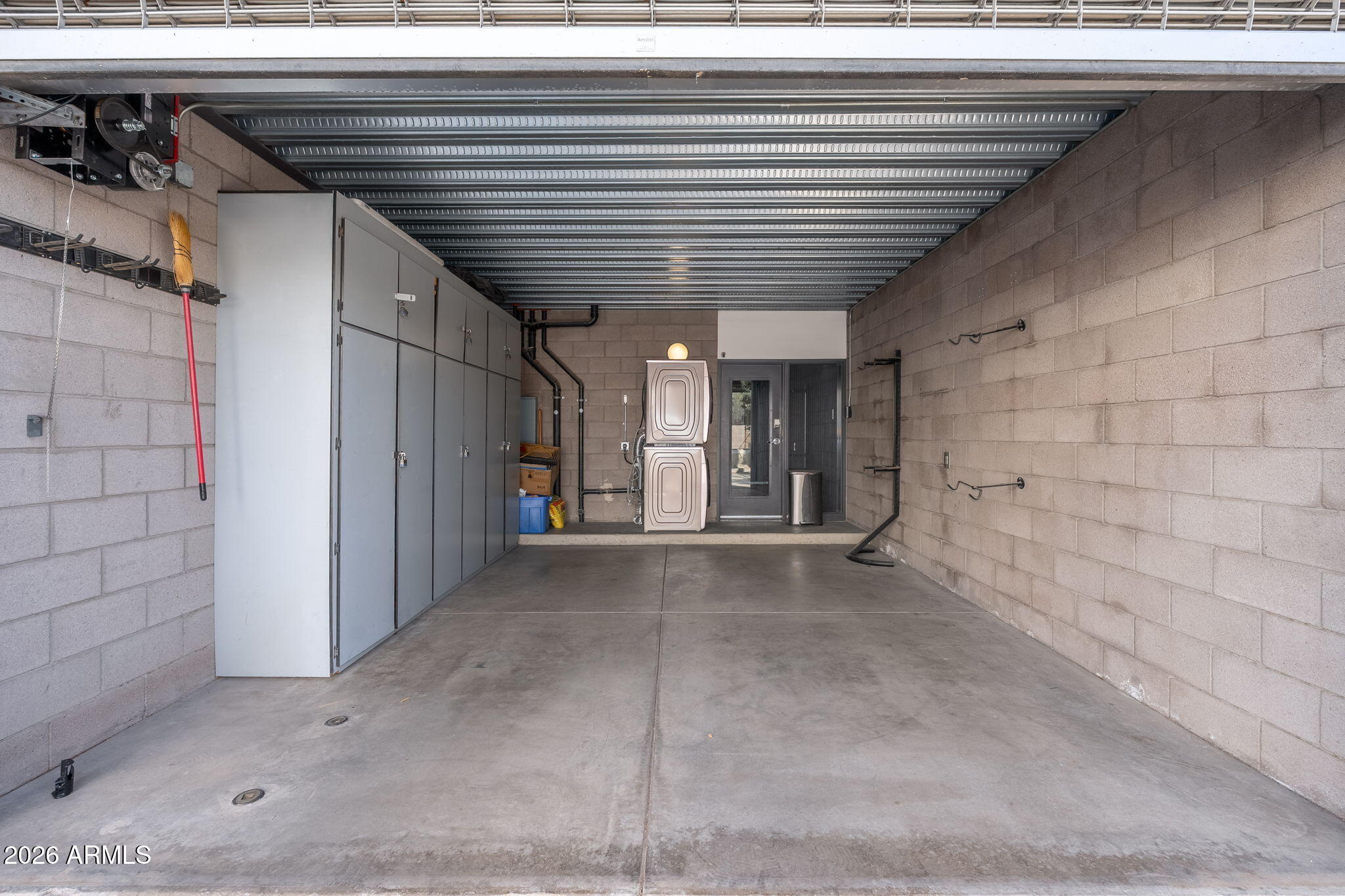 727 East Portland Street, Unit 6 Phoenix, AZ 85006 - Photo 23 of 31 a view of a hallway
