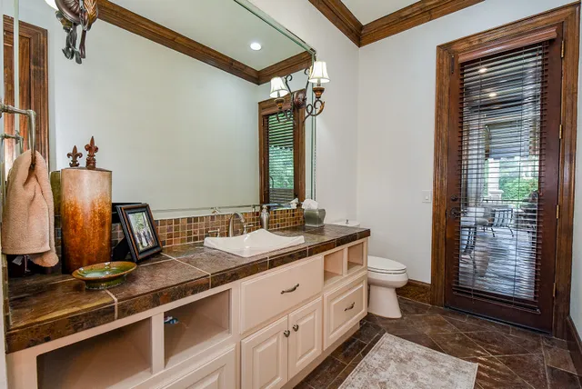 $3,200,000 | 10 Player Pond Place, The Woodlands, TX 77382