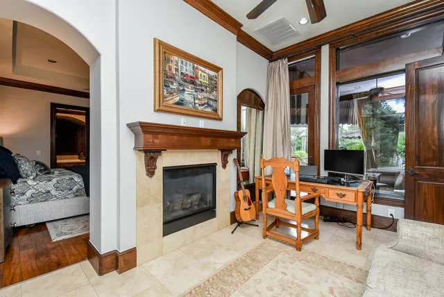 $3,200,000 | 10 Player Pond Place, The Woodlands, TX 77382