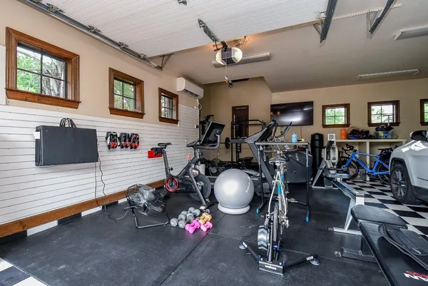 $2,950,000 | 10 Player Pond Place, The Woodlands, TX 77382