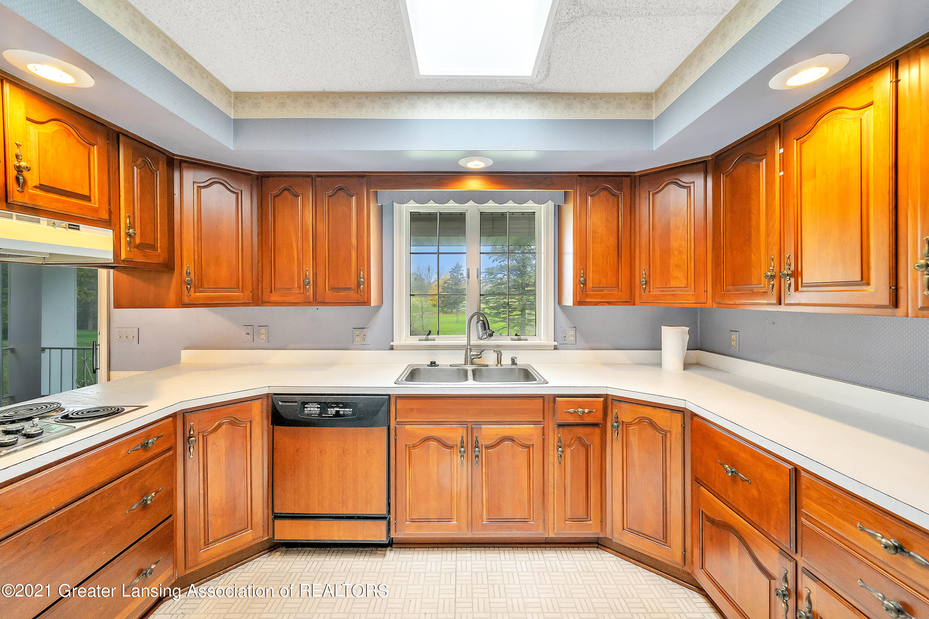 145 Three Oaks Road Okemos, MI 48864 - Photo 15 of 58 Kitchen